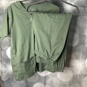 Uniform Advantage Buttersoft scrub set